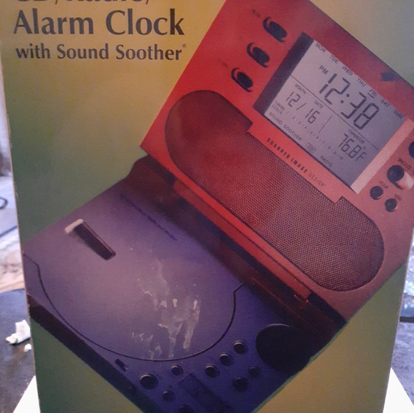 GORGEOUS NEW Sharper Image Design CD / Radio / Alarm Clock with Sound Soother. - Picture 5 of 5